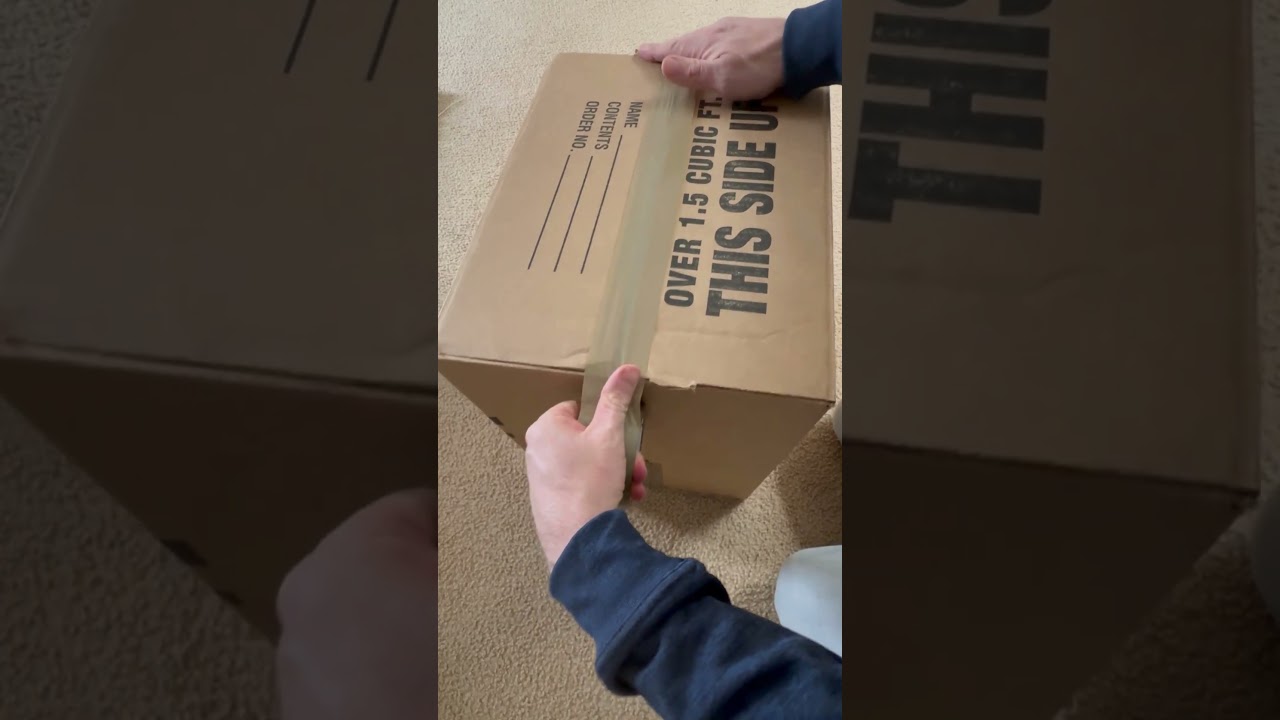 MOVING HACK - HOW TO CUT TAPE WITH NO SCISSORS