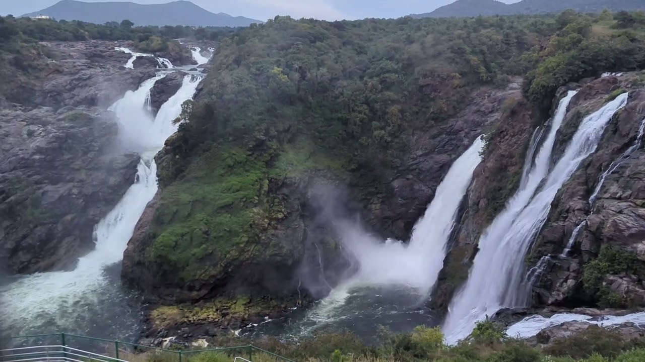 Gaganachukki Waterfalls - One of the Majestic Waterfalls of Karnataka 🇮🇳 