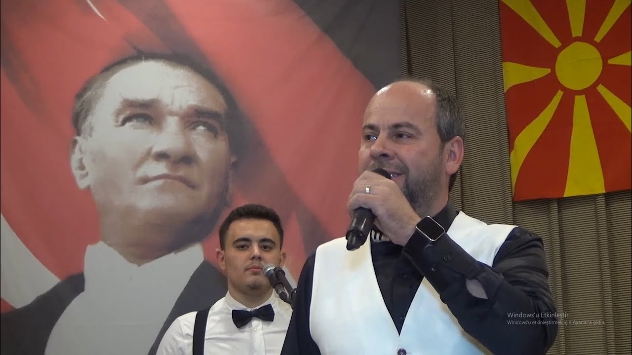 Ekrem & Erşan İkilisi - Yeni Cami Avlusunda