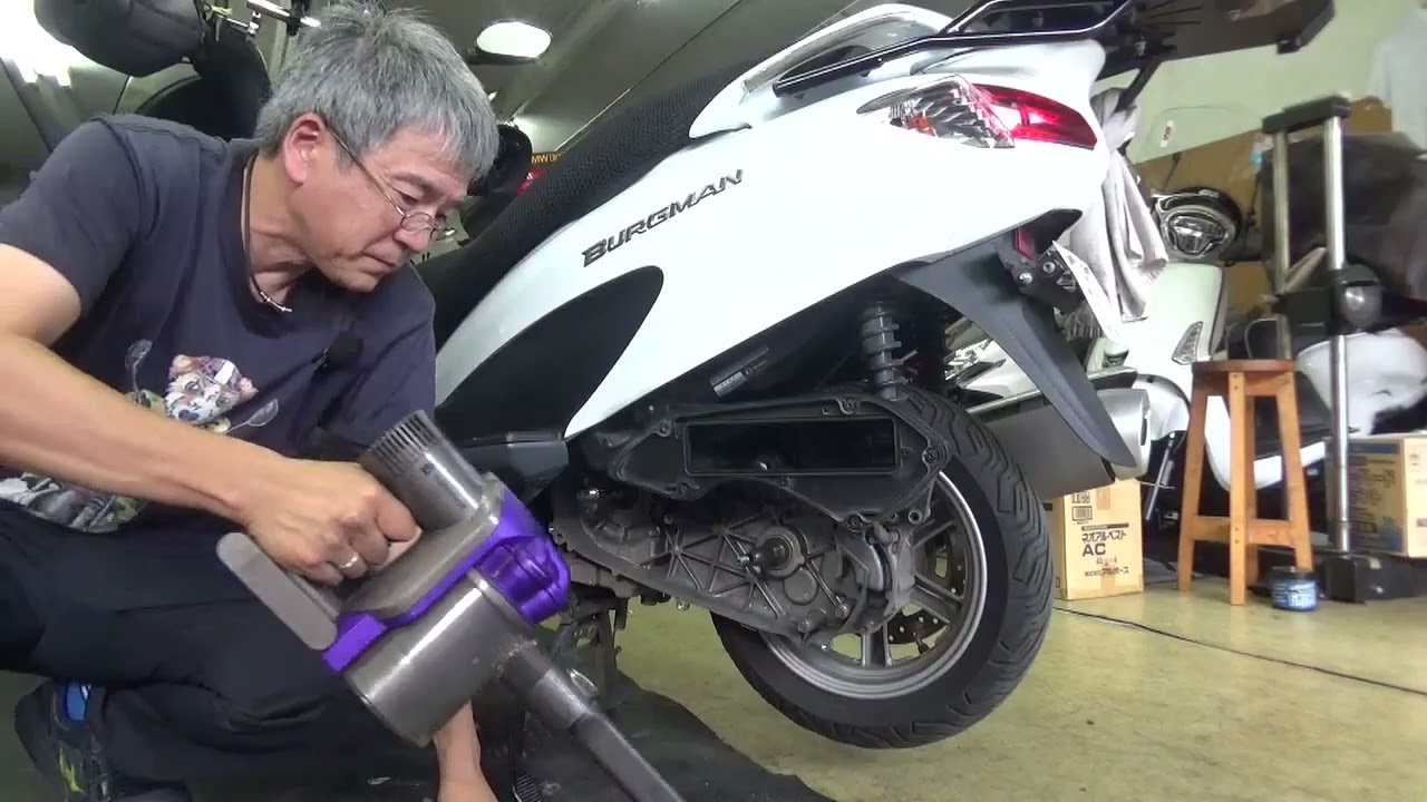 バーグマン200　ドライブベルト交換をしながらの話