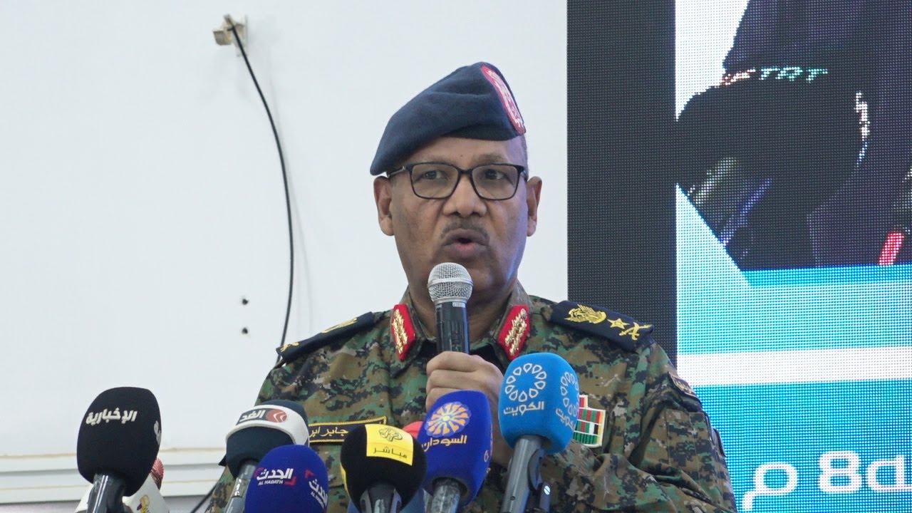 الفريق ابراهيم جابر يخاطب الجلسة الختامية لورشة الدفع الالكتروني