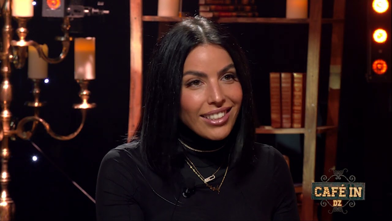 Il m’a toujours dit de faire de longues études. Siham Bengoua