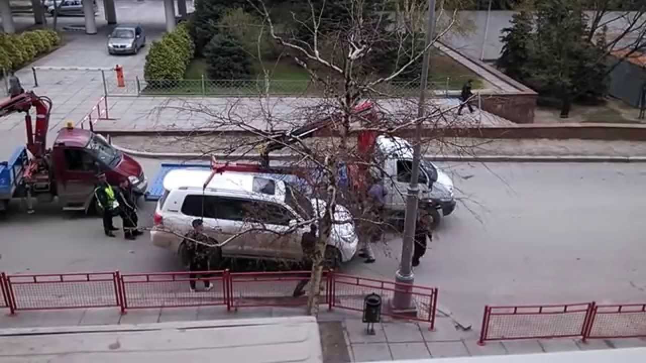 Эвакуатор не смог поднять Land Cruiser