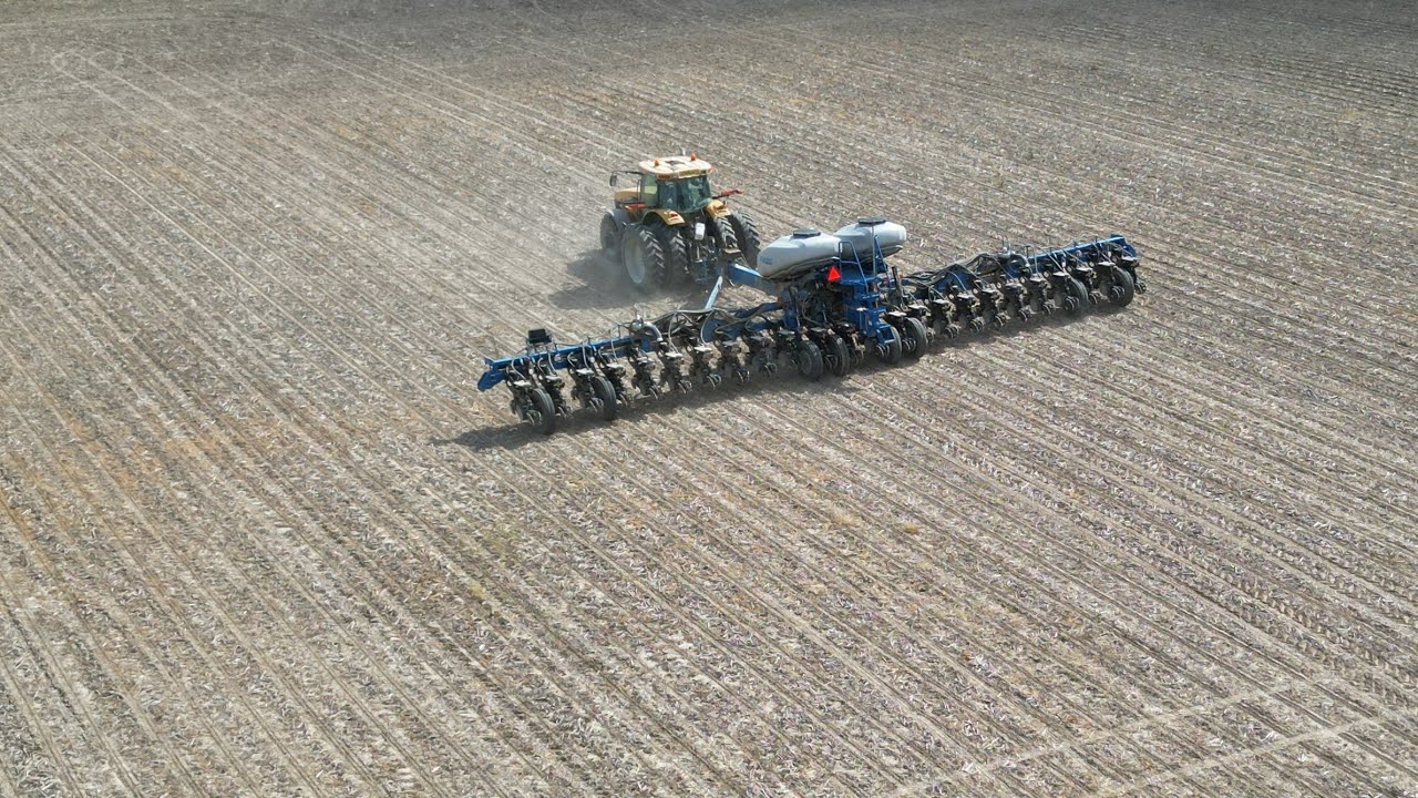 Final Planting Day! Kinze 4900 Drone Shots John Deere DB60 Planting Beans | JD 2510H Ammonia Day 1