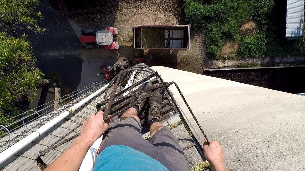 Filling Corn Silage Silos | Leveling and Setting Up Silo Unloader
