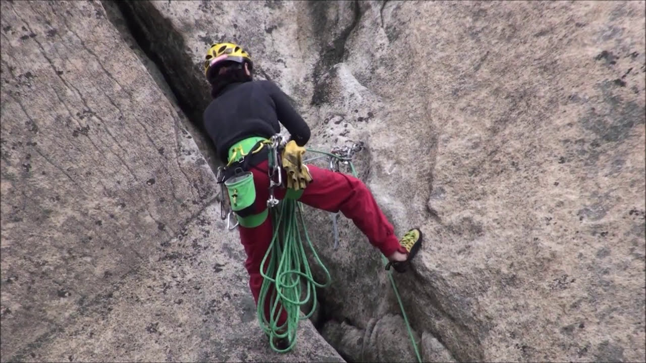 인수봉 하늘길 제1-3피치/ 크랙의 진수를 맛보다!/ 암벽등반,클라이밍(climbing)이지민/김홍례/김용기/암벽등반