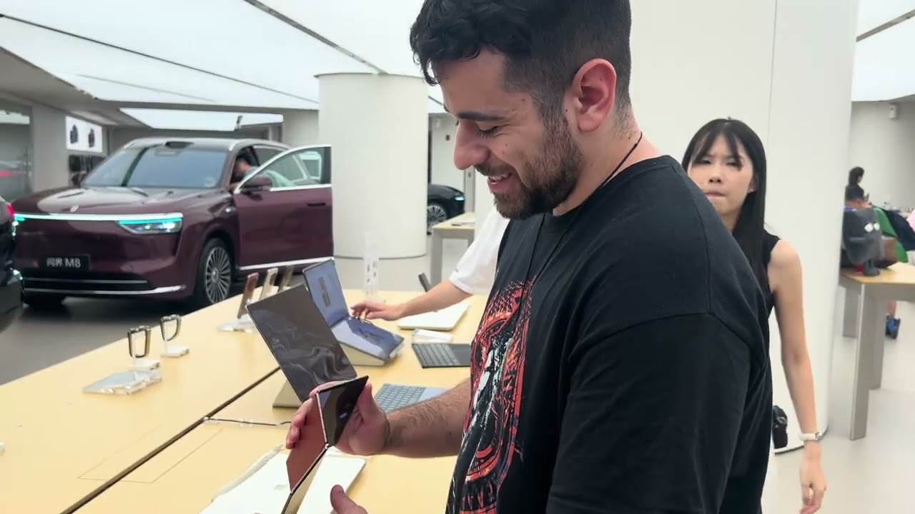 Playing Around in a Huawei Store in Shanghai