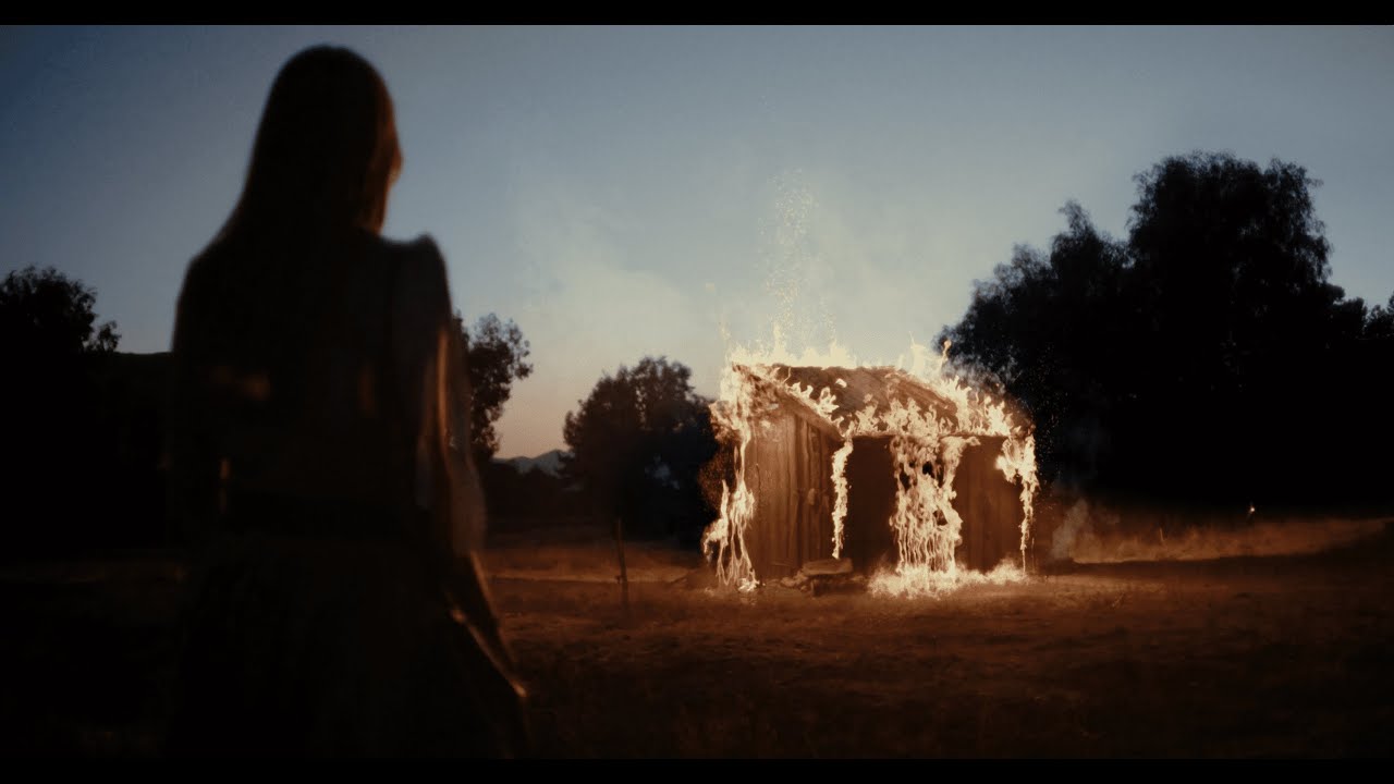 Marianne Ross - bones (Official Music Video)