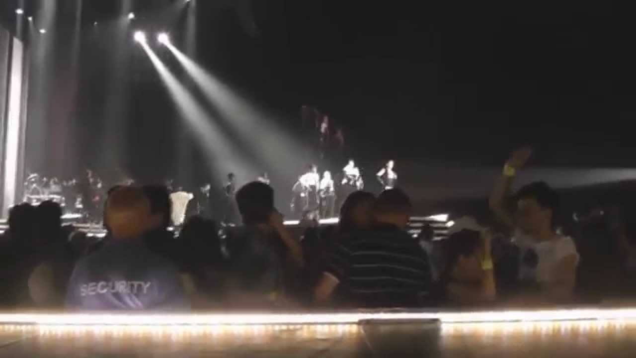 Madonna The MDNA tour - Vogue (Санкт - Петербург 9.08.2012)
