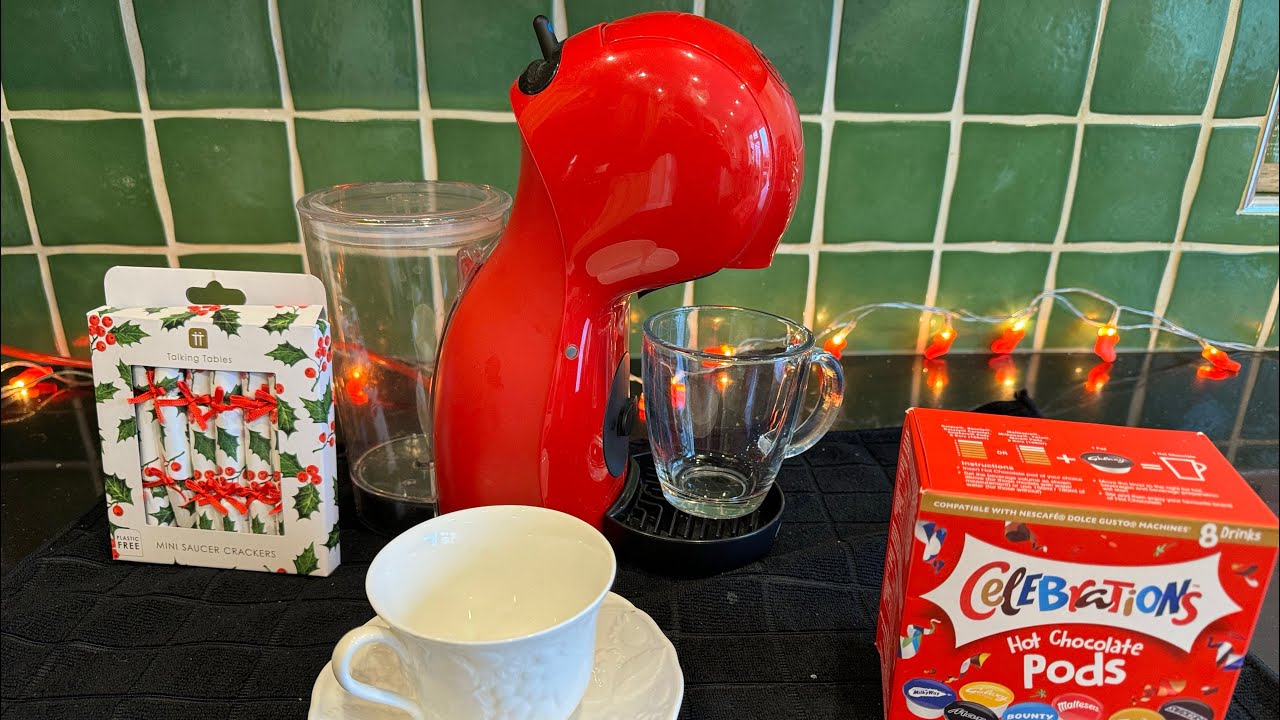 Как использовать кофемашину NESCAFÉ® Dolce Gusto® Piccolo от Krups® и капсулы Celebrations®
