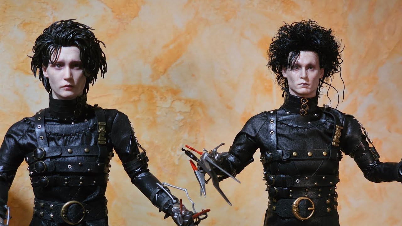 UNBOXING EDWARD SCISSORHANDS PRESENT TOYS. Comparativa con ART FIGURES