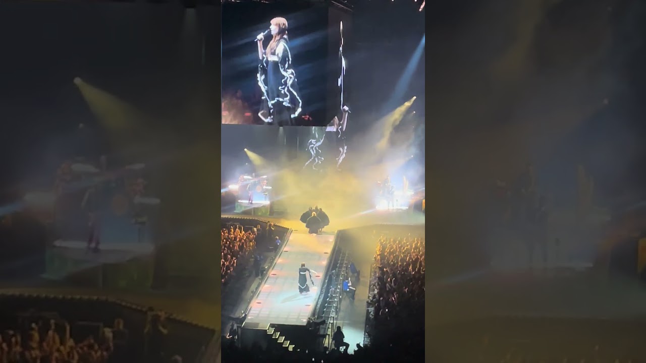 Florence + The Machine - King (OVO Hydro, February 2026)