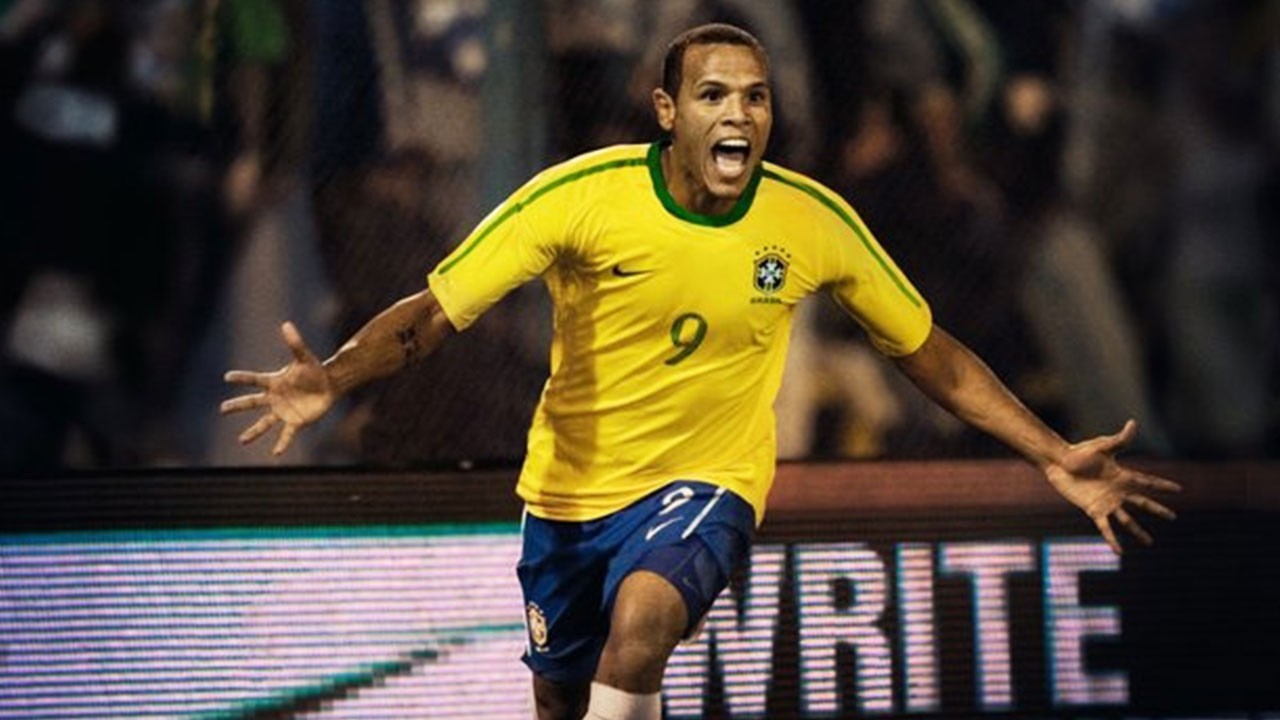 Luis Fabiano &bull; Magic Goals & Skills