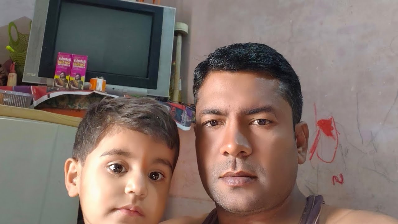 हमारी बिटिया कर रही है बाज़ार जाने की जिद 😊