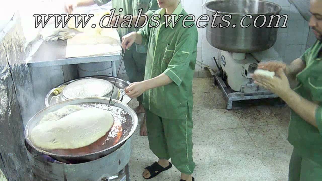 زلابية حلبية  حلويات عربية فاخرة