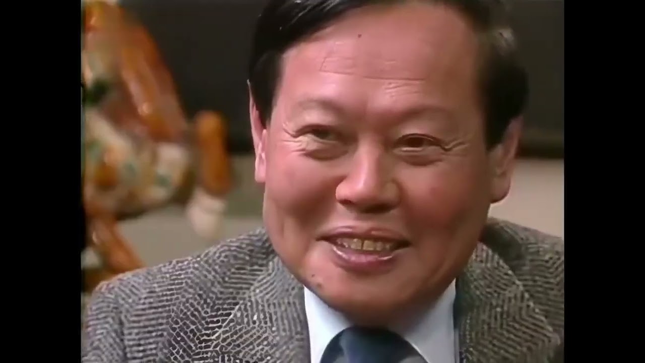 This is a precious video of Professor Yang Zhenning being interviewed in 1988