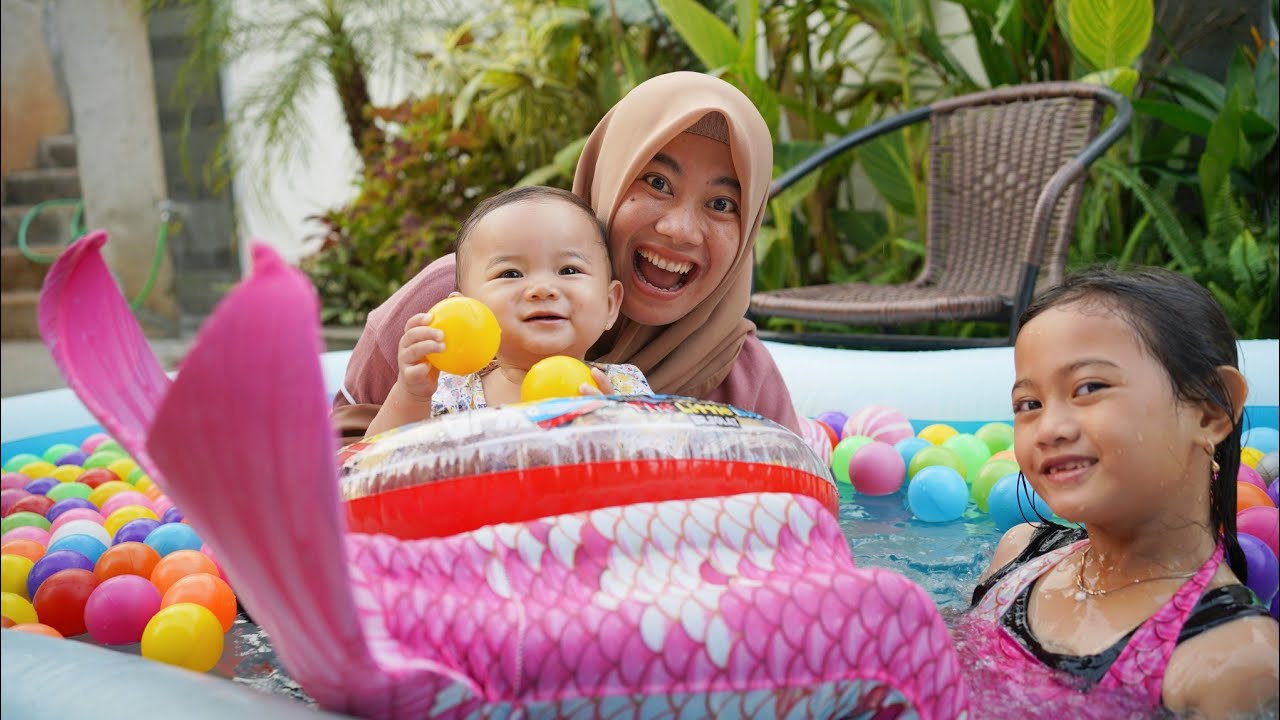 MINUM BOBA KARAKTER DAN BERENANG BARENG ARUMI🧜 | Salsa and family