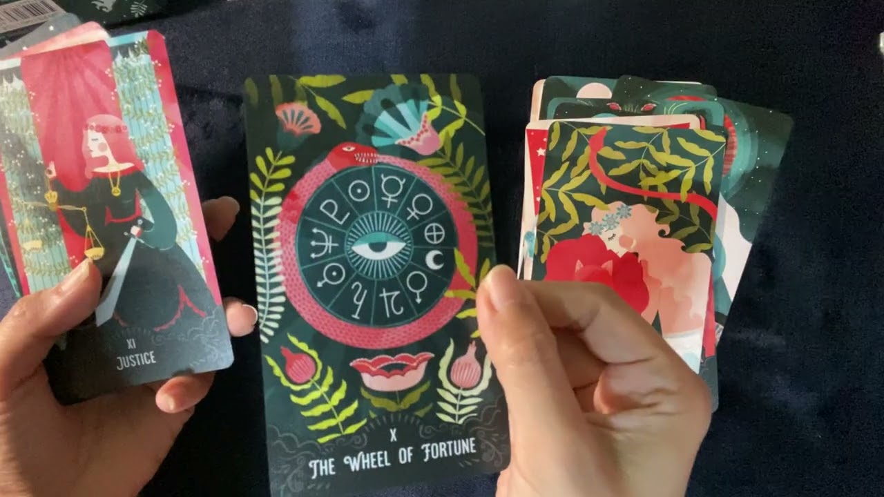 Star Maiden Tarot unboxing & flip through 