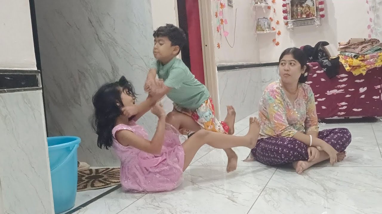 ভাই বোনদের চুল টানাটানির লড়াই 😍🥰😂😂😂