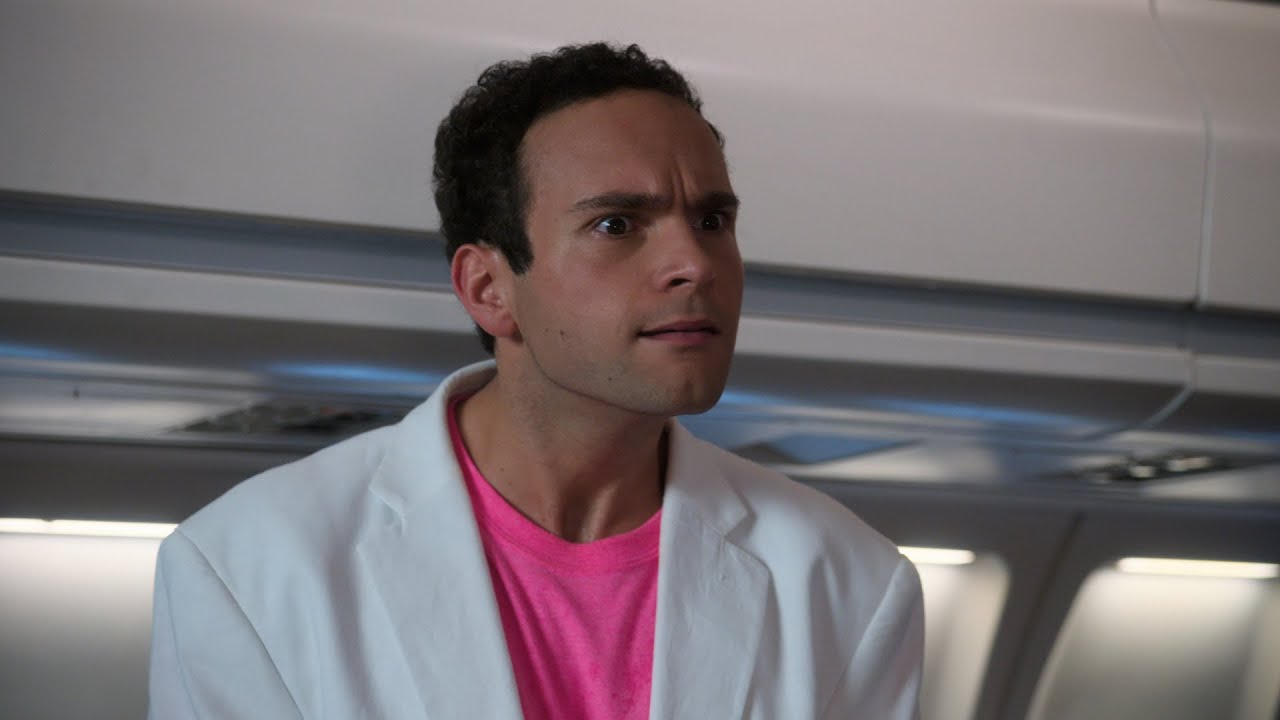 Barry Bullies His Way Into First Class - The Goldbergs