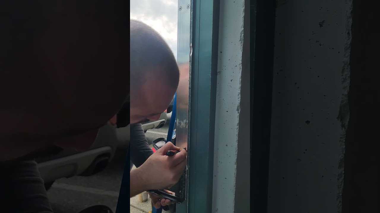 Aluminum Frame Repair||break into the store front door with a crowbar