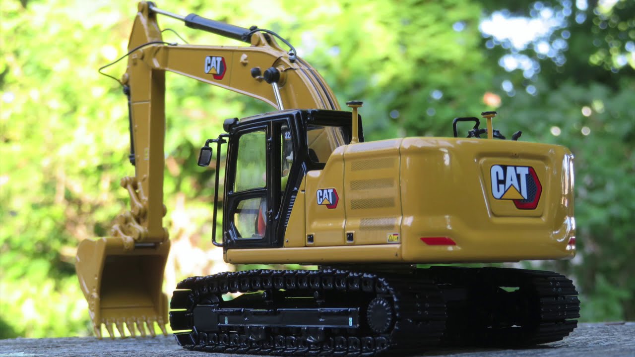 Diecast Masters 1:50 Caterpillar 323 NextGen with Work Tools Review