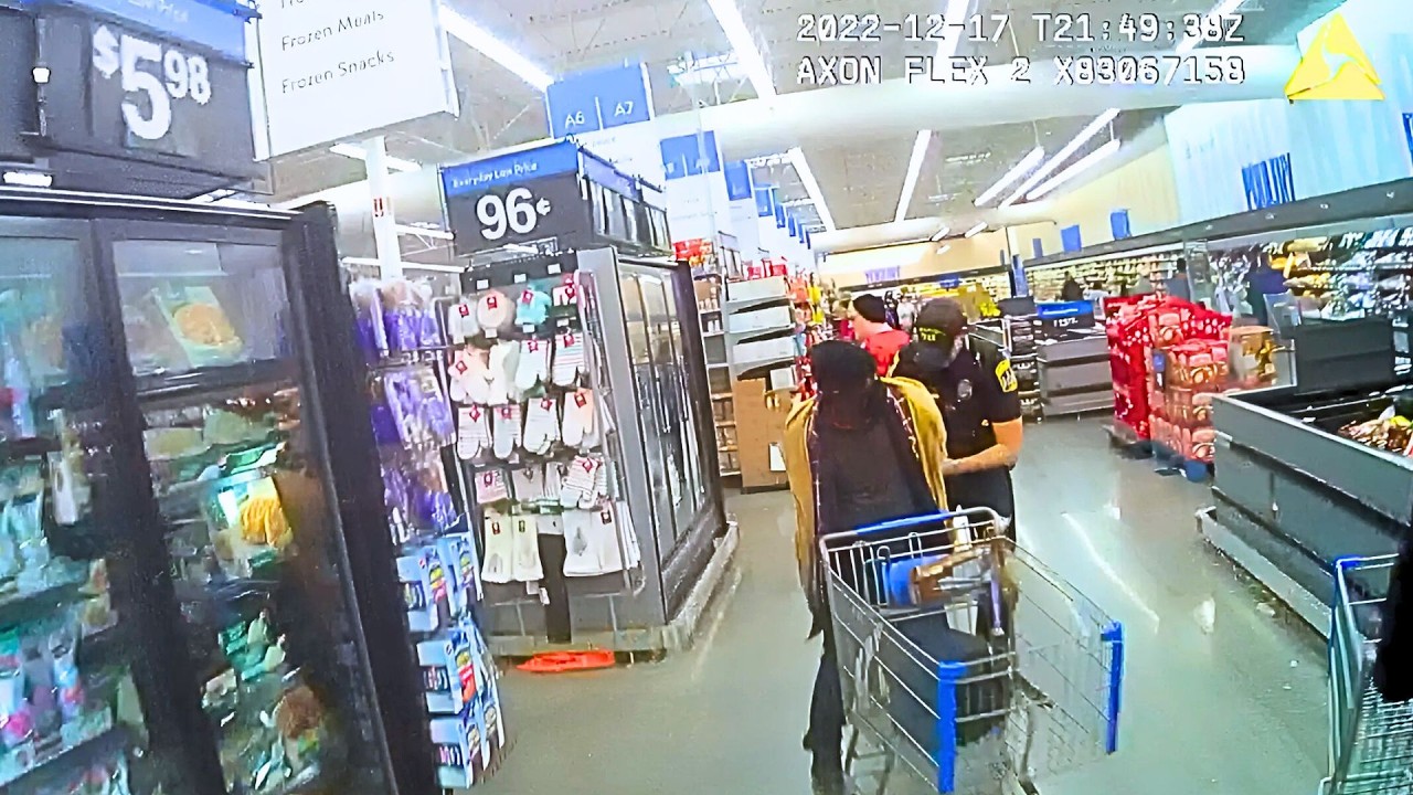 Christmas Shoplifters Overwhelm Police At Walmart