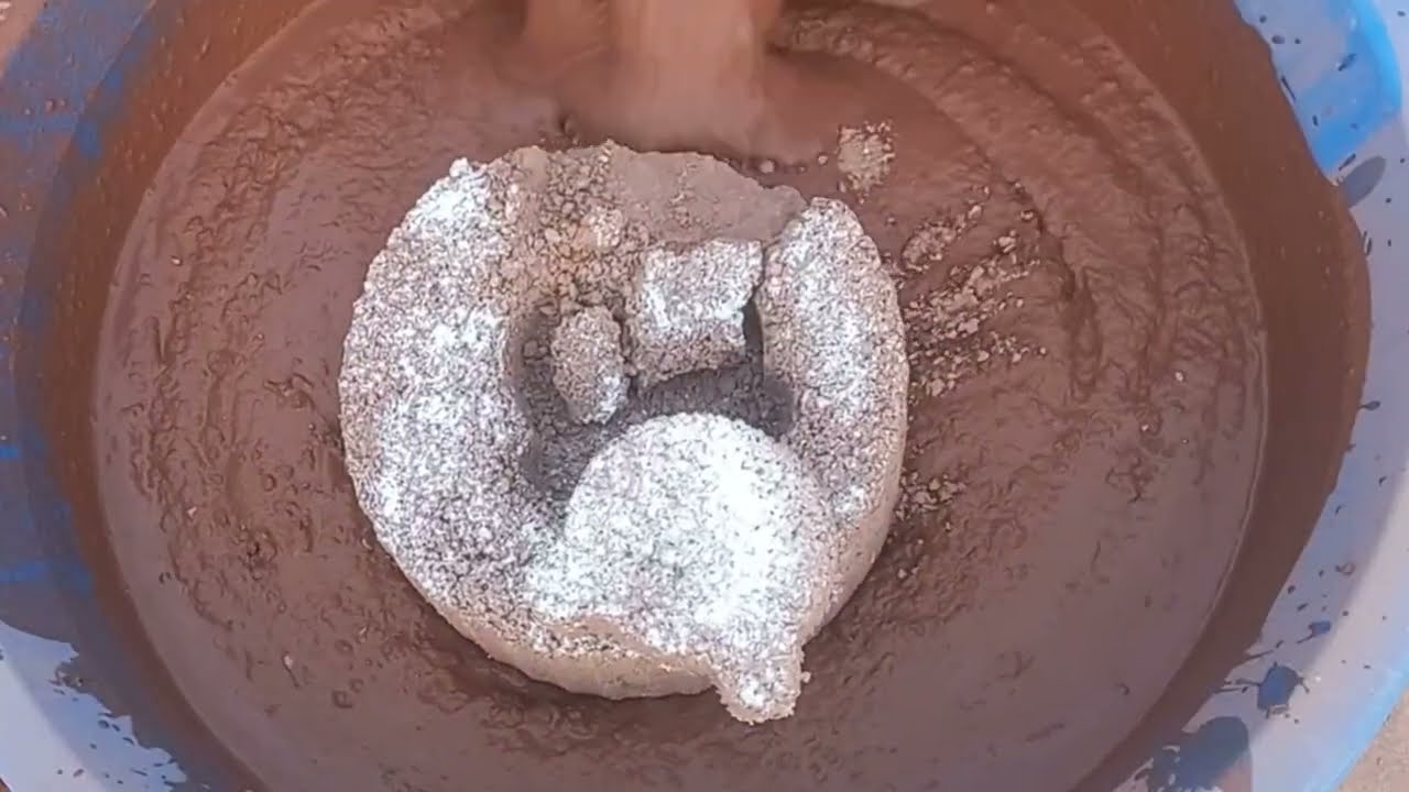 Grainy Reddirt Huge bowls with kitty shapes crumbling and dipping in water #asmr