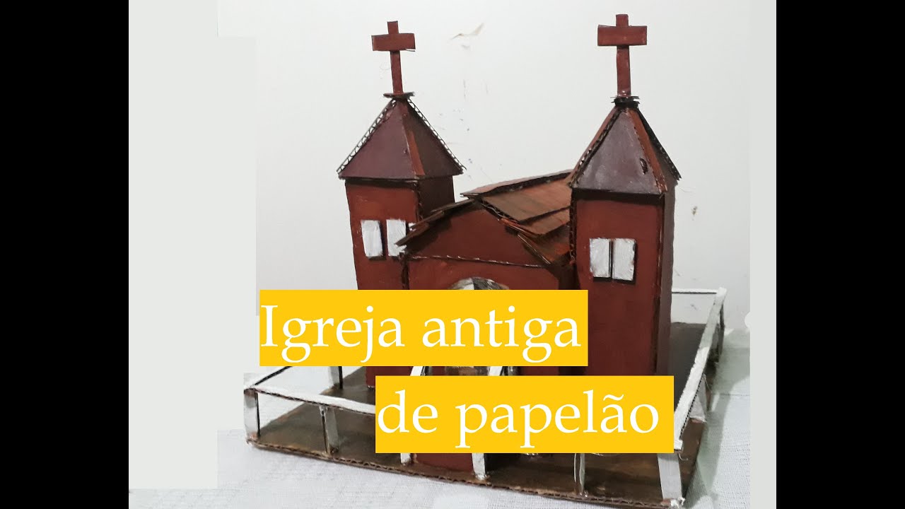 Igreja antiga de papel&atilde;o