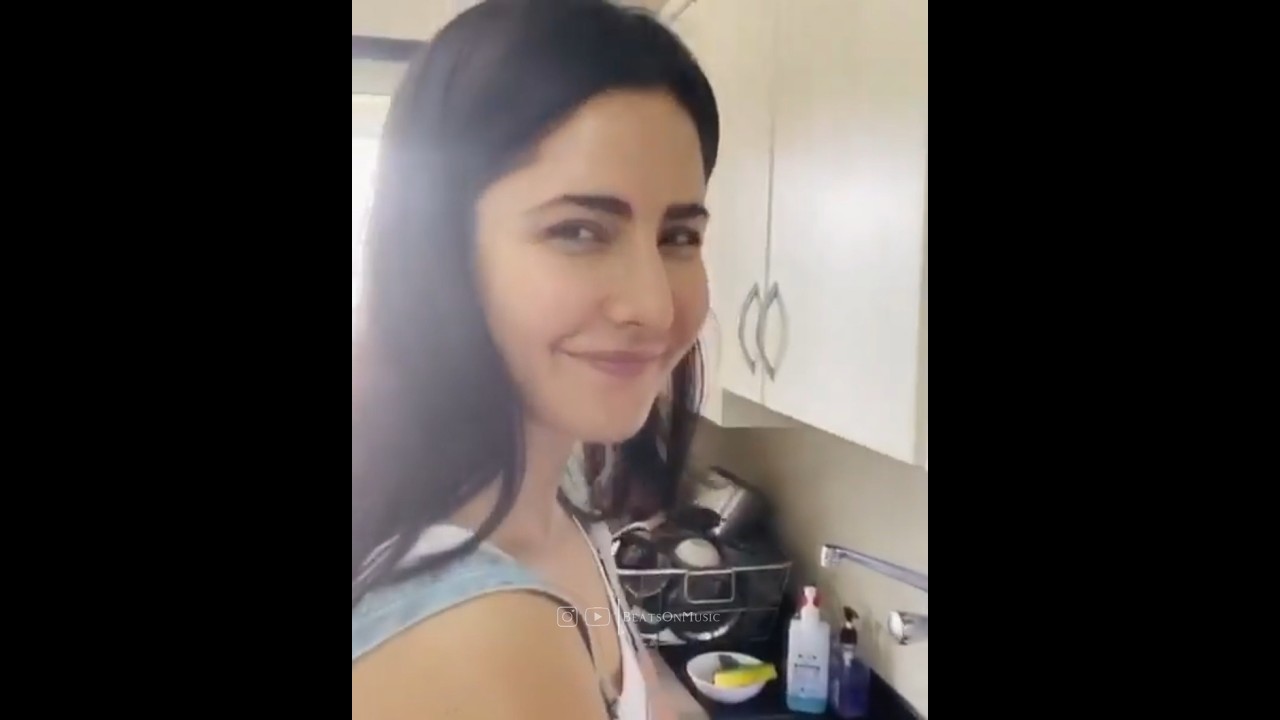 Katrina Kaif&rsquo;s Home Training for Vicky? Mini Spills at Awards #VicKat #ComedyGold #HouseHusband #fun