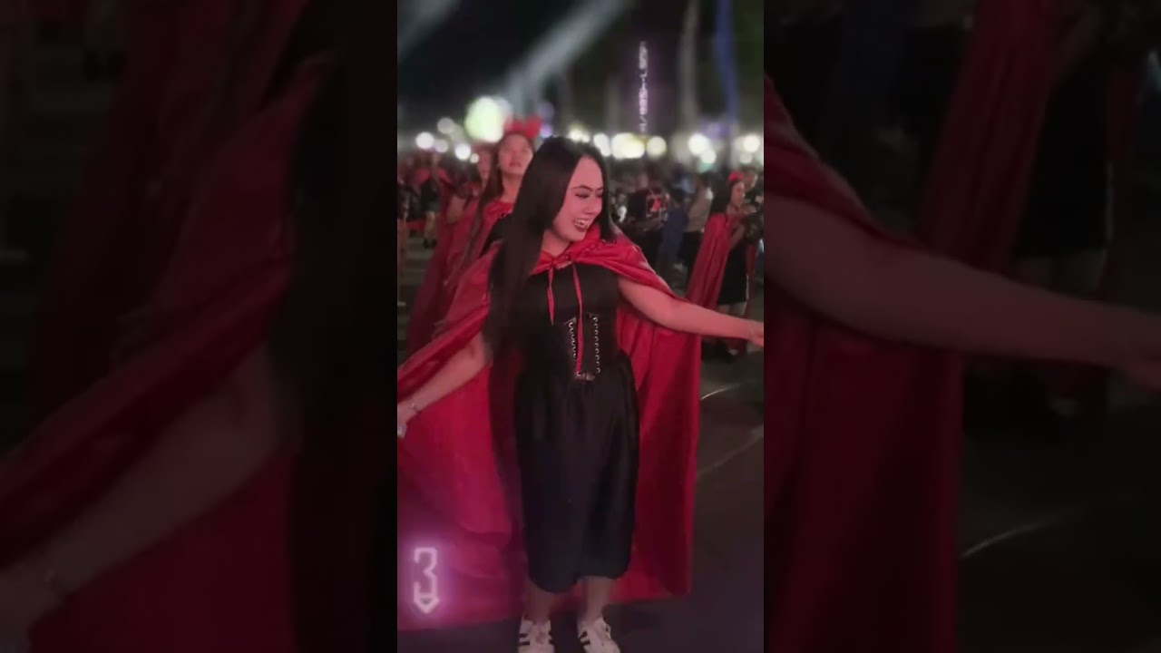 panggah nyeni #vampire #cosplaycantik #karnaval #beranda #costume #remix #dancer #shorts #reels