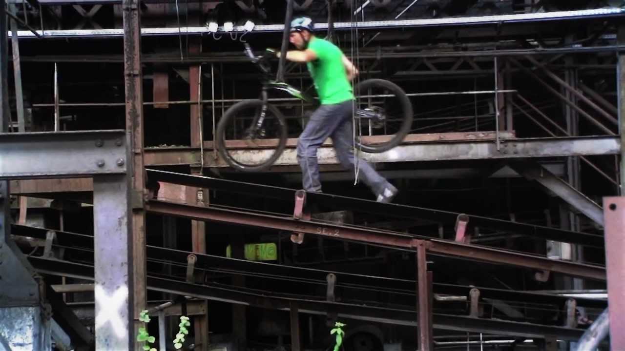 Coal Dust - VTT trial - Simon Masi / Traym prod