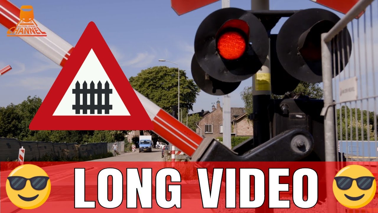 DUTCH RAILROAD CROSSING - 😎🚂 LONG VIDEO 🚂😎 -Tricht - Lingedijk