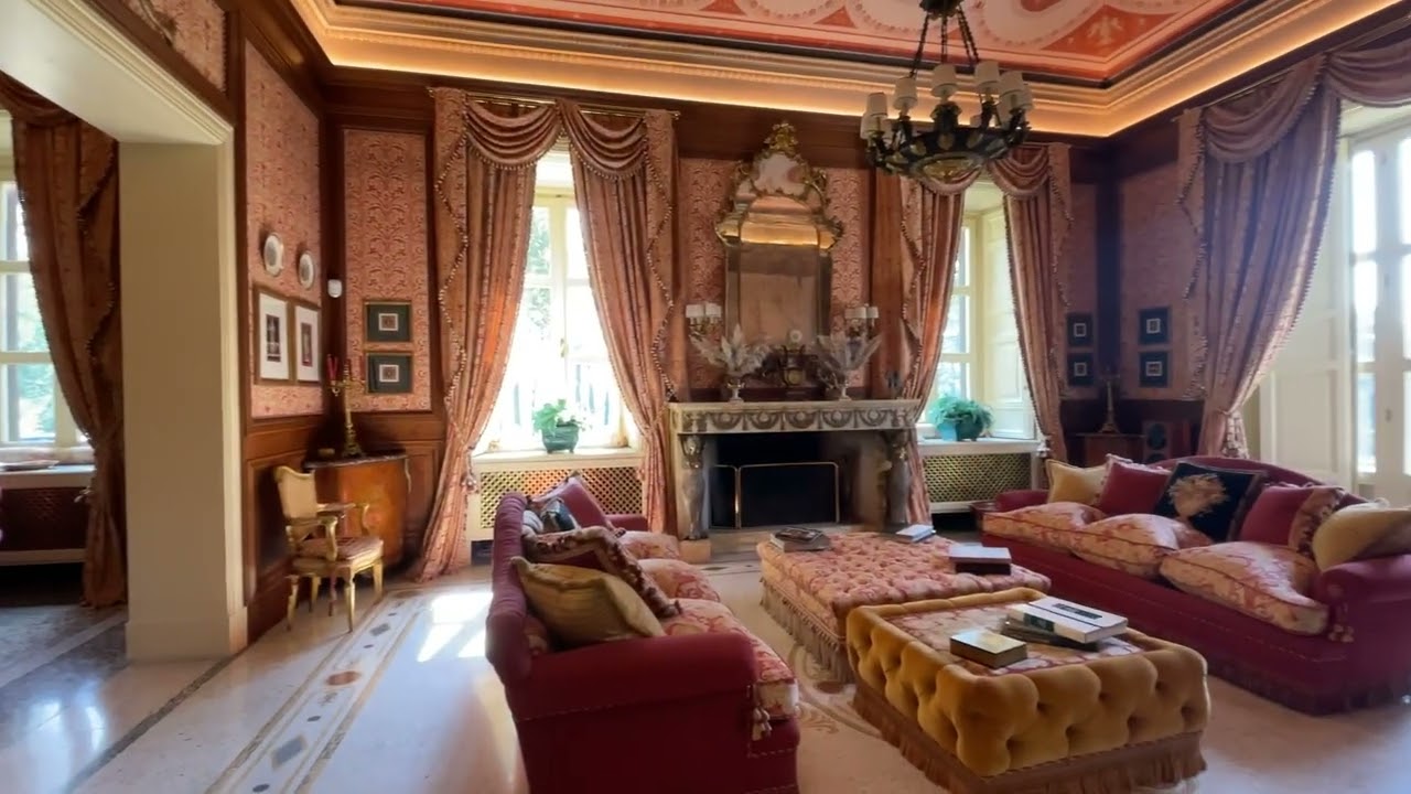 Besana Brianza - vendesi villa d'epoca esclusiva di 1.100 mq più parco privato di 2 ettari.