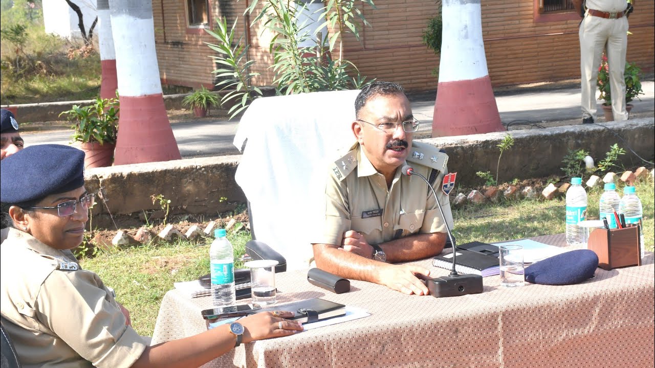 SP Manish Tripathi Sampark Sabha and health checkup camp