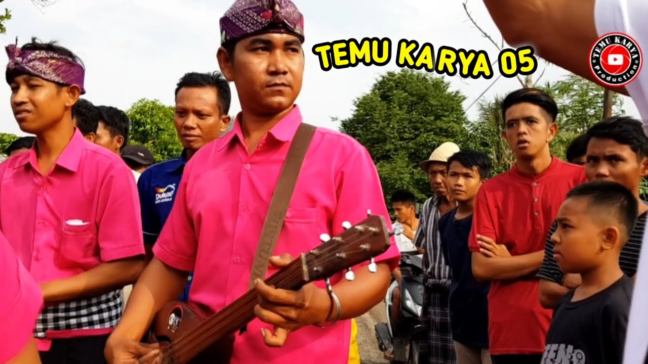 Detik detik Youtubernya Temu karya 05 turun tangan untuk memetik tali gambus 🙂🙂