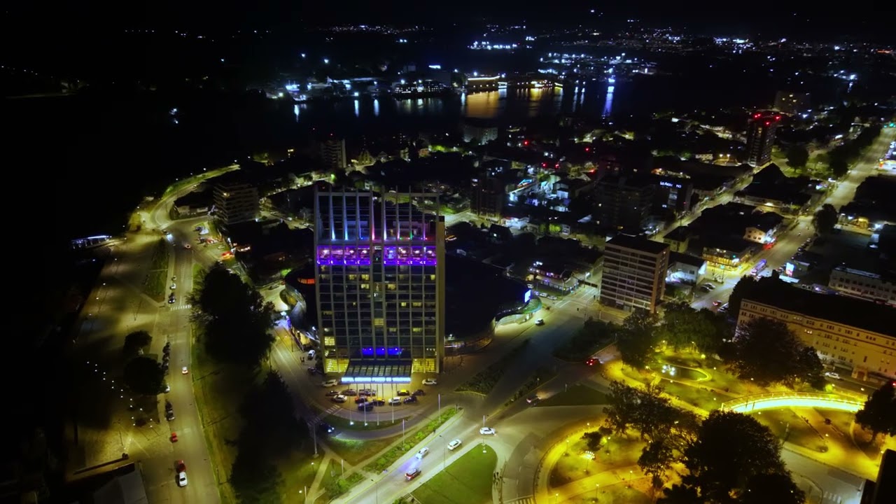 🌙 Valdivia de noche y el brillo del Casino Dreams