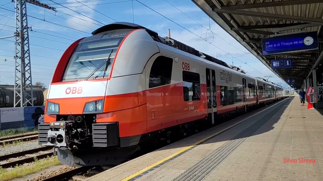 S-Bahn Wien, S2: Wien Leopoldau. Train nr. 24366 to Laa a. d. Thaya. EMUs nr. 4746 523 + 4746 122