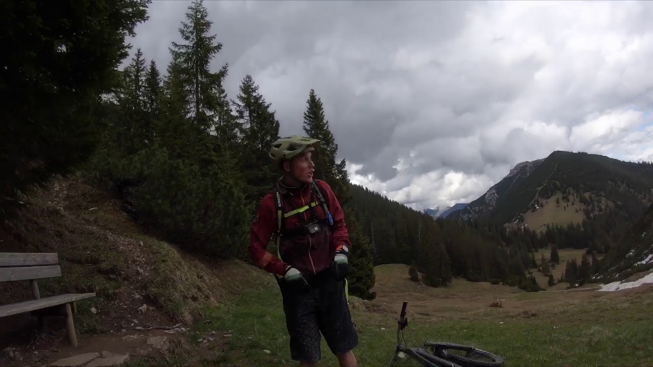 MTB Freeride über Gelbes Gewänd
