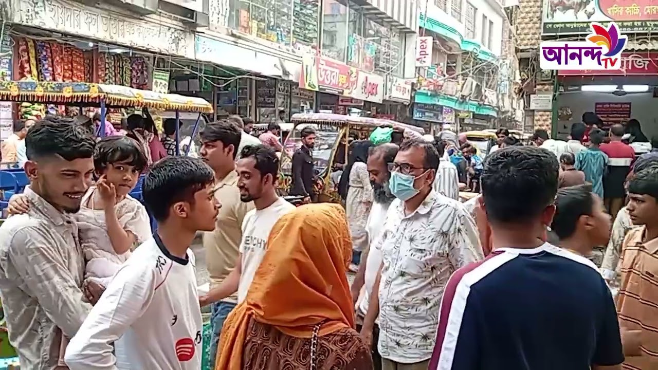 রমজান ও ঈদকে ঘিরে জমে উঠেছে  মুকুন্দগাতী বাজারের পোশাক বেচাকেনা | Ananda Tv