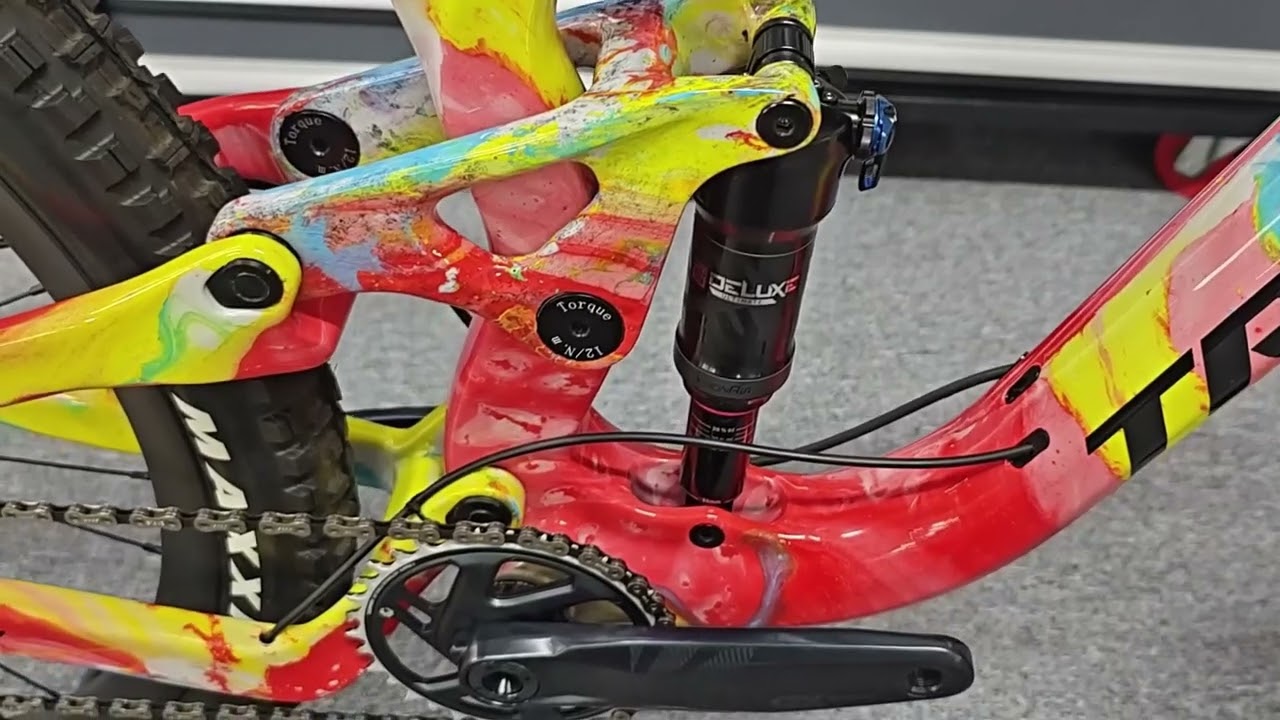Full suspension MTB enduro bike P9 with custom paint.#icancycling #p9