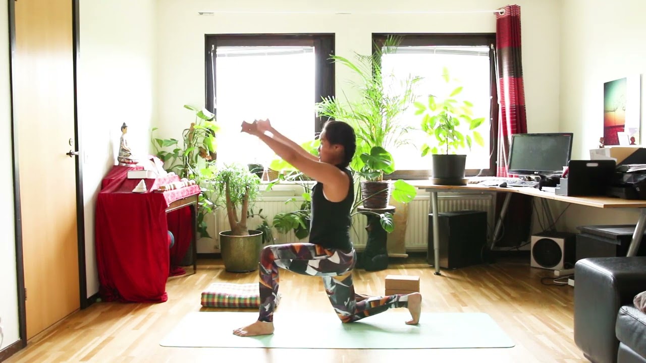 Solar Bài 39: tư thế Yoga Đứng Bằng Đầu Chân Rộng