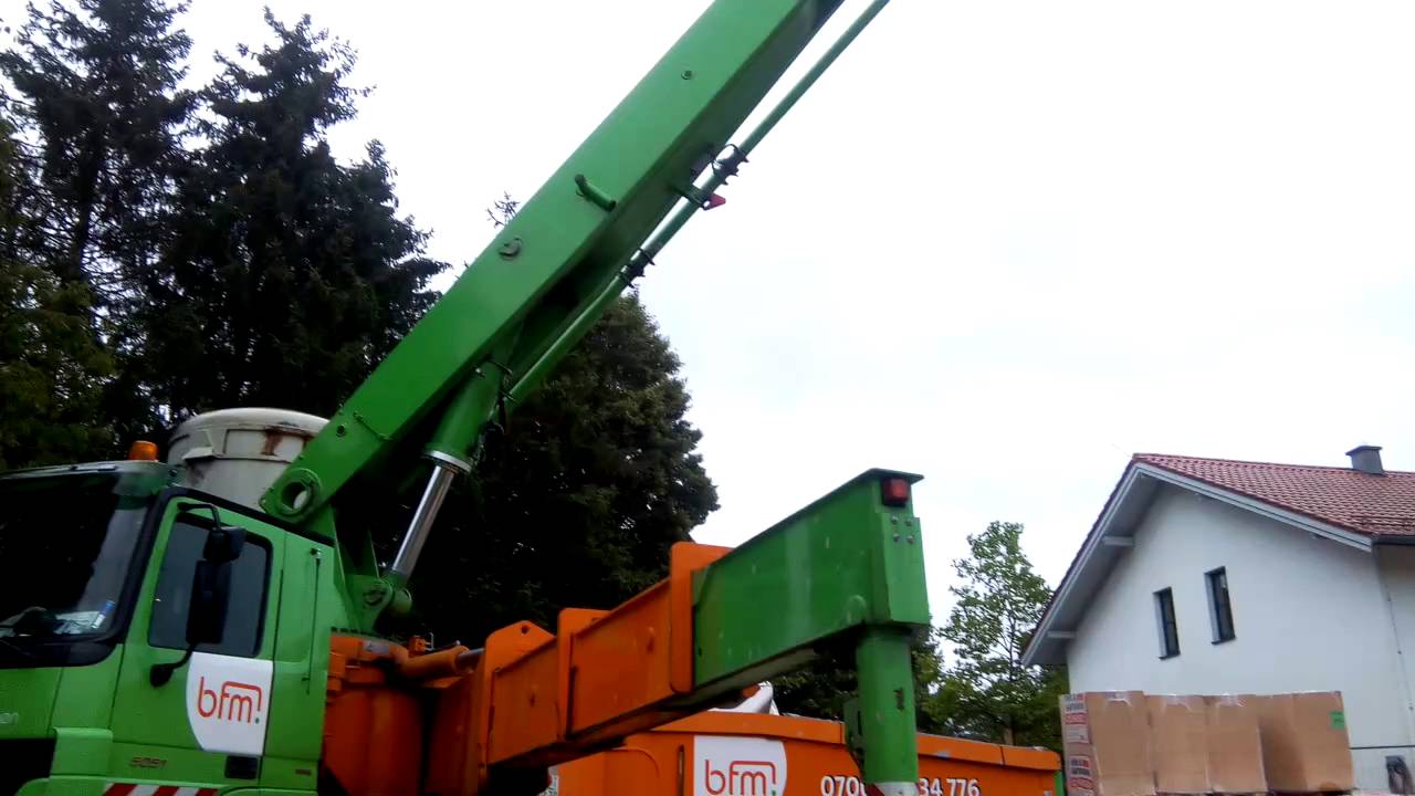 Eine Putzmeister m52-5 beim Betonieren einer decke(3)