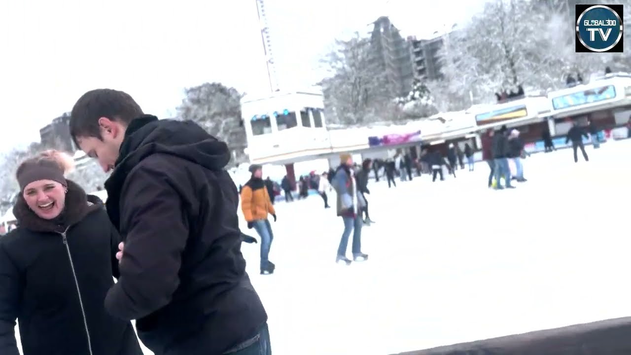 SKATE IN SNOW HAMBURG, WALKING TOUR (NO CAMERA ANGELS) IMAGE NATURAL LIFE*