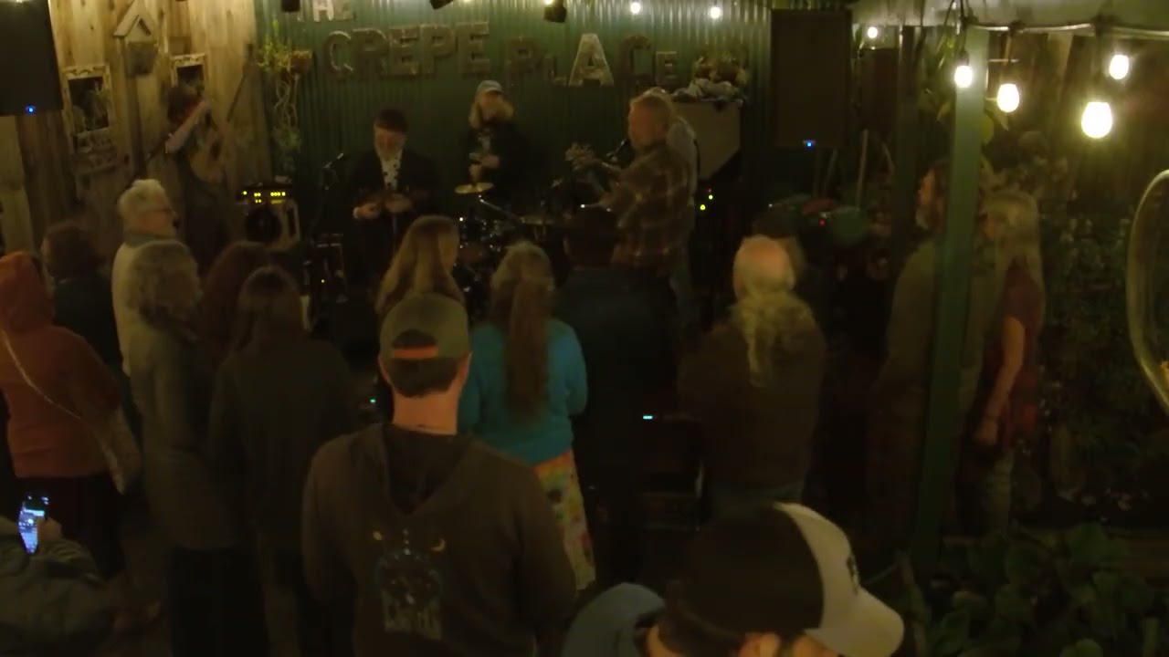 2026-01-18 Hartle Gold Band SOUNDCHECK at Crepe Place