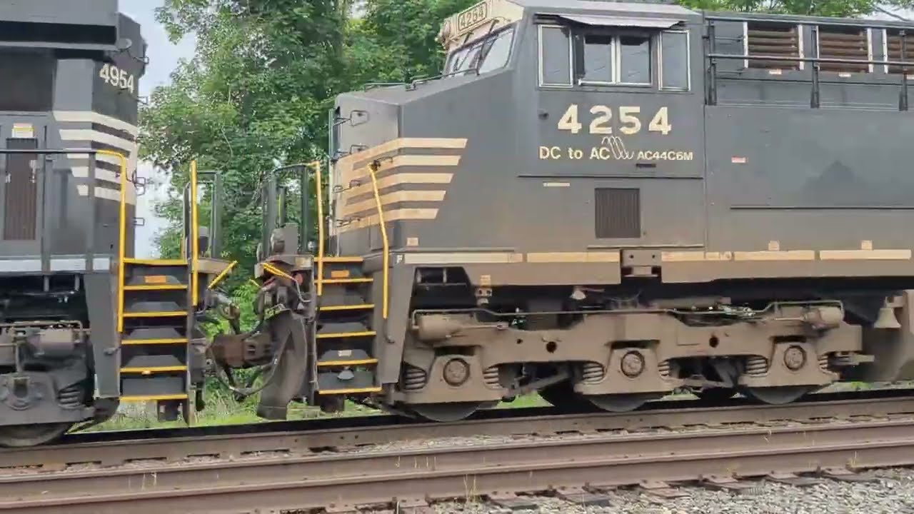 HUGE 250 CARS MANIFEST 38G CROSSES OVER FROM TRACK 1 TO TRACK 2