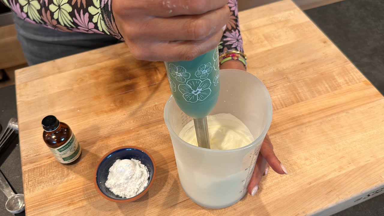 How to Make Homemade Whipped Cream
