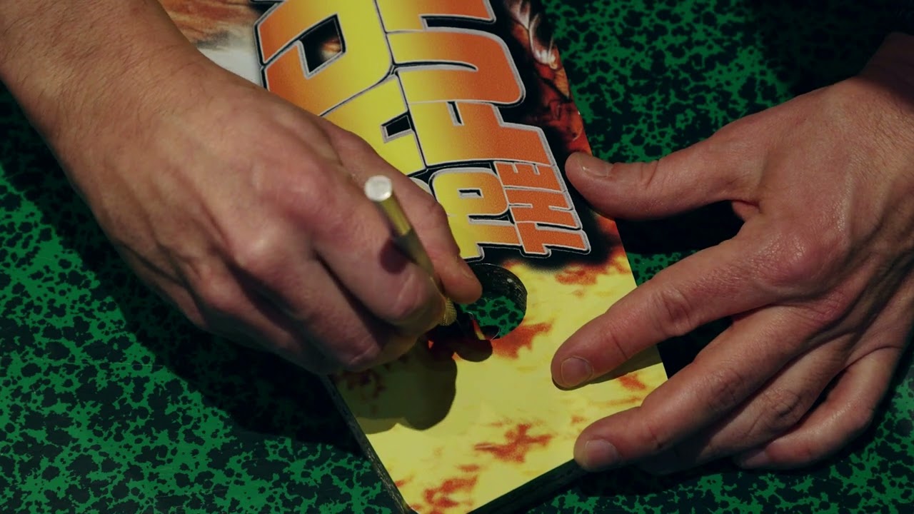 FABRIQUER SON BARTOP [1/11] Le collage des Stcikers et fixation des haut-parleurs