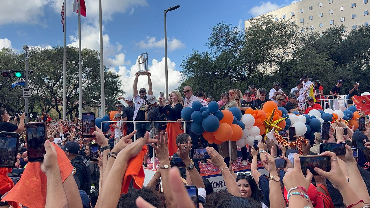 Houston Astros 2022 World Series Championship Parade (Smith @ Walker) - 11-7-2022 (4K 60FPS)