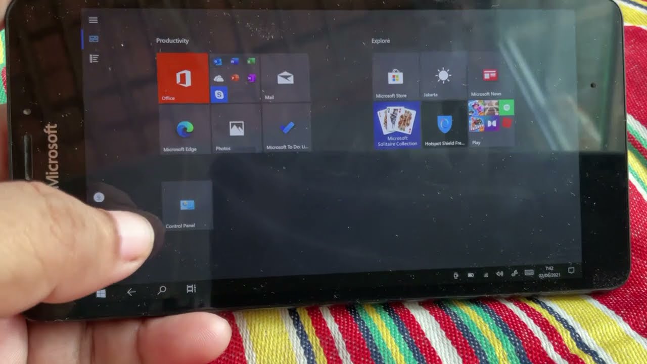 Lumia 950 dual boot windows 10 phone and windows 10 21H1 arm64